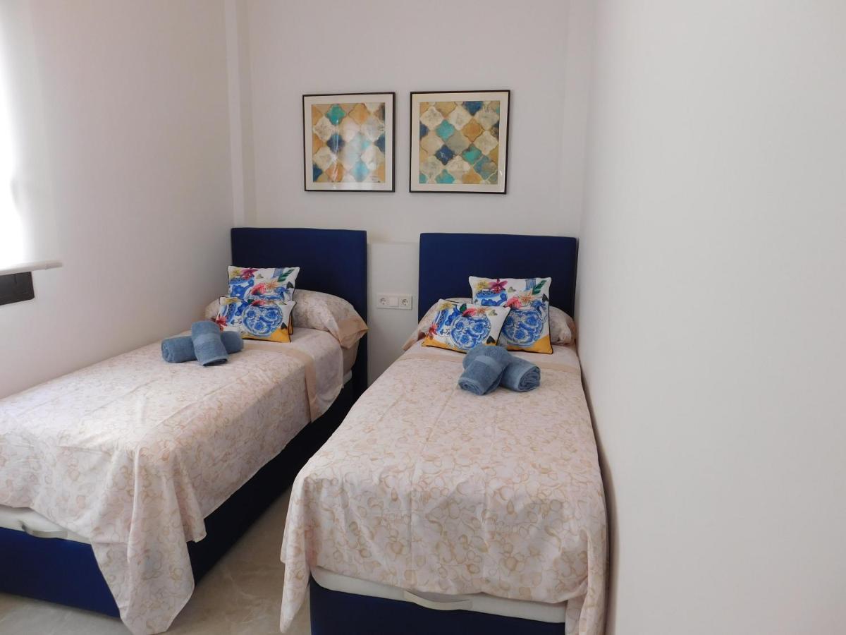 Modern And Cosy Apartment Close To The Beach Торрев'єха Екстер'єр фото